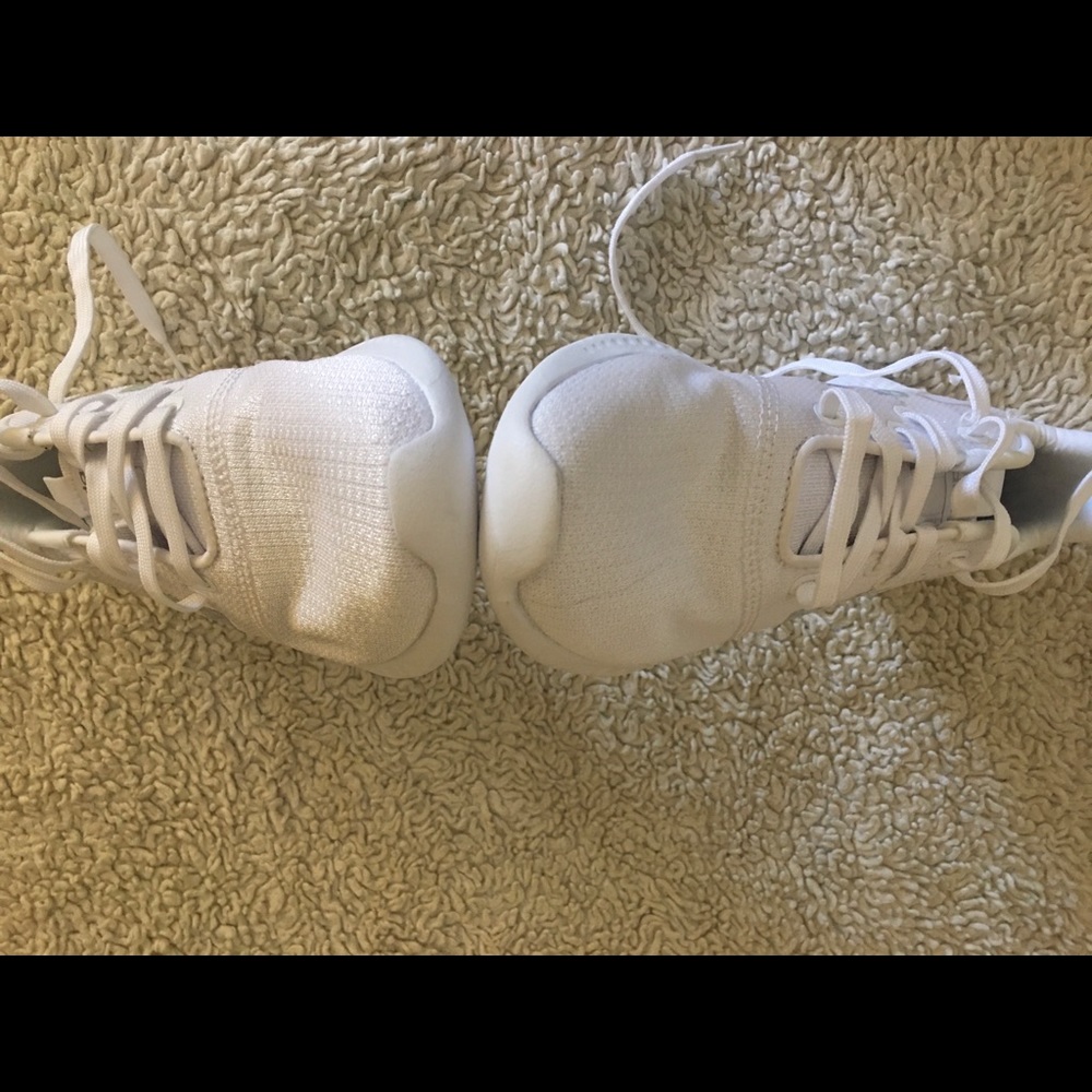 Adidas - Picture 11 of 12